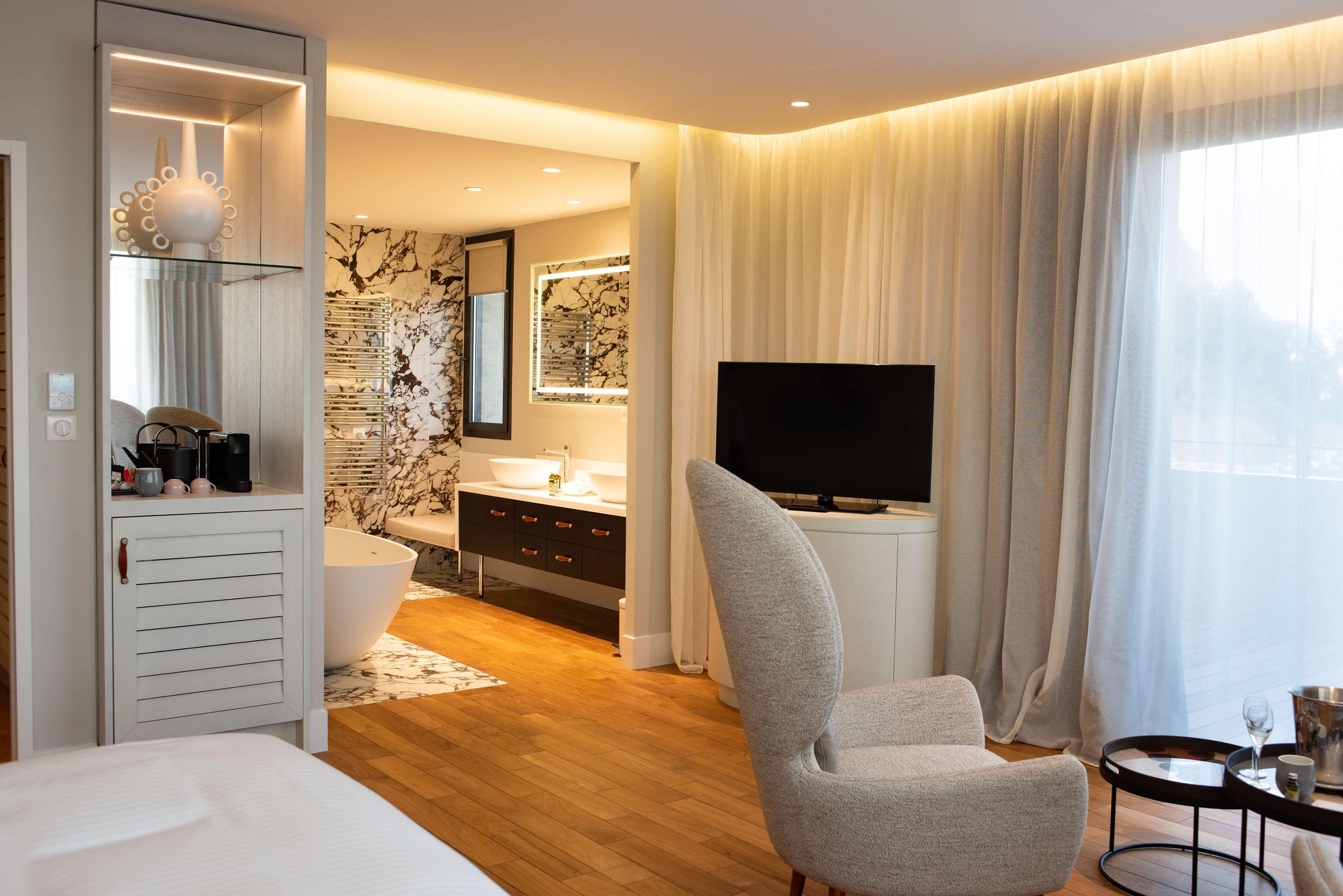 Eden Rose Grand Hotel BW Premier Collection Борм-ле-Мимоза Екстериор снимка